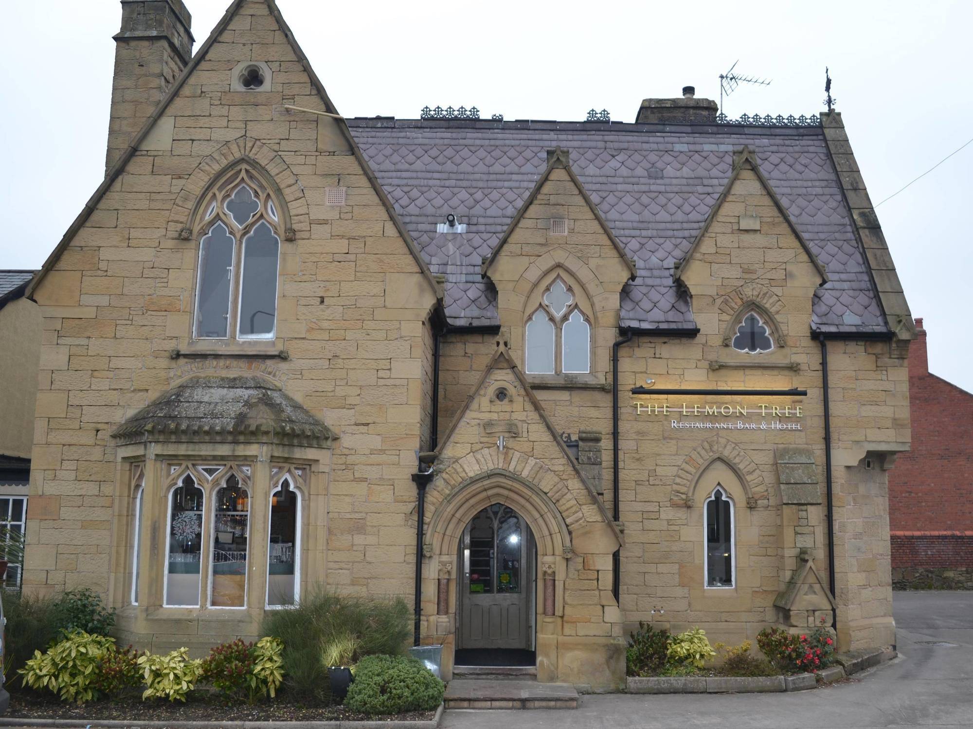 The Lemon Tree Hotel Wrexham Exterior foto